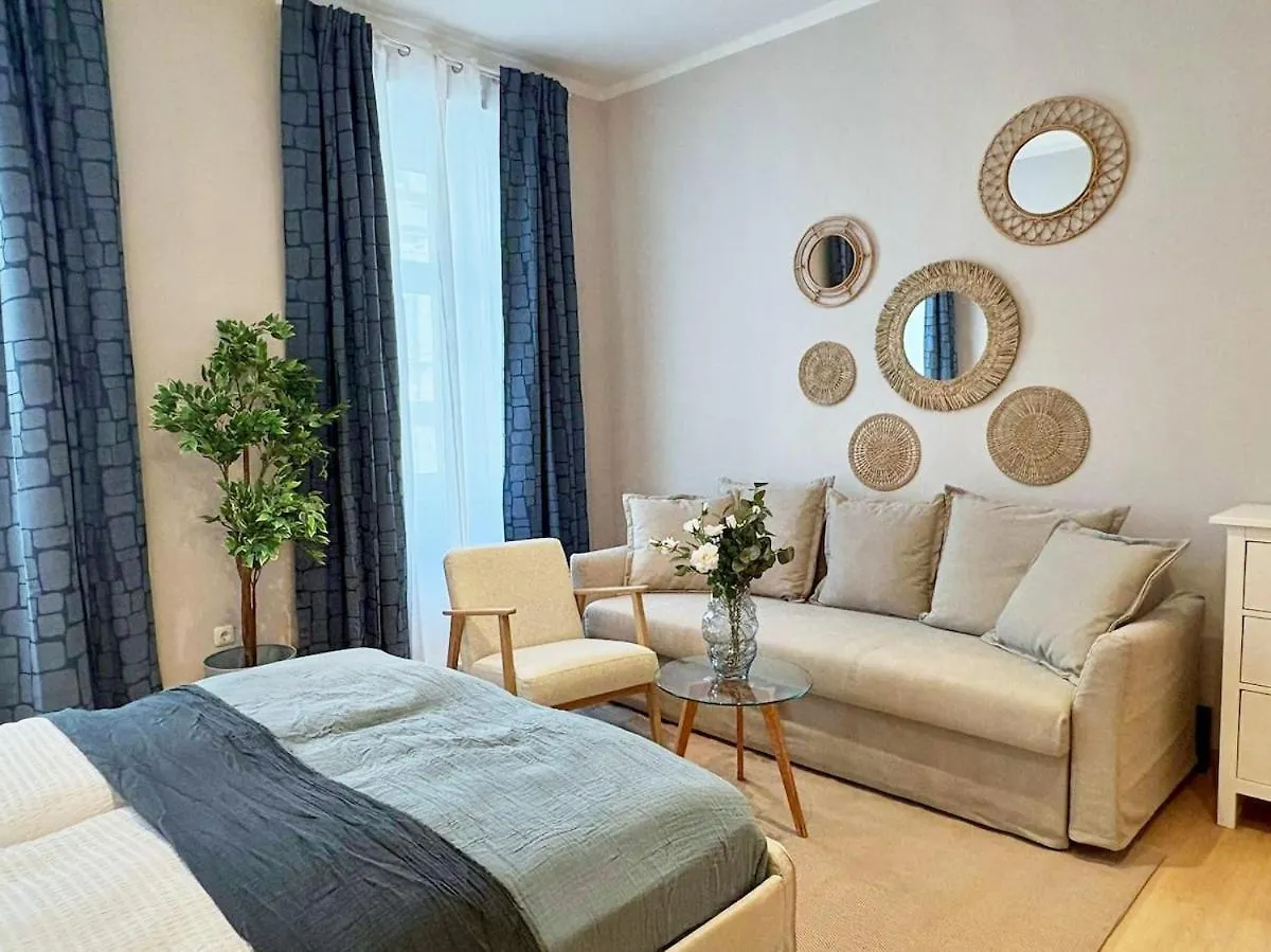 Apartment For Big Groups Up To 14 I Close To Akh I Fast Wifi Vienna Austria