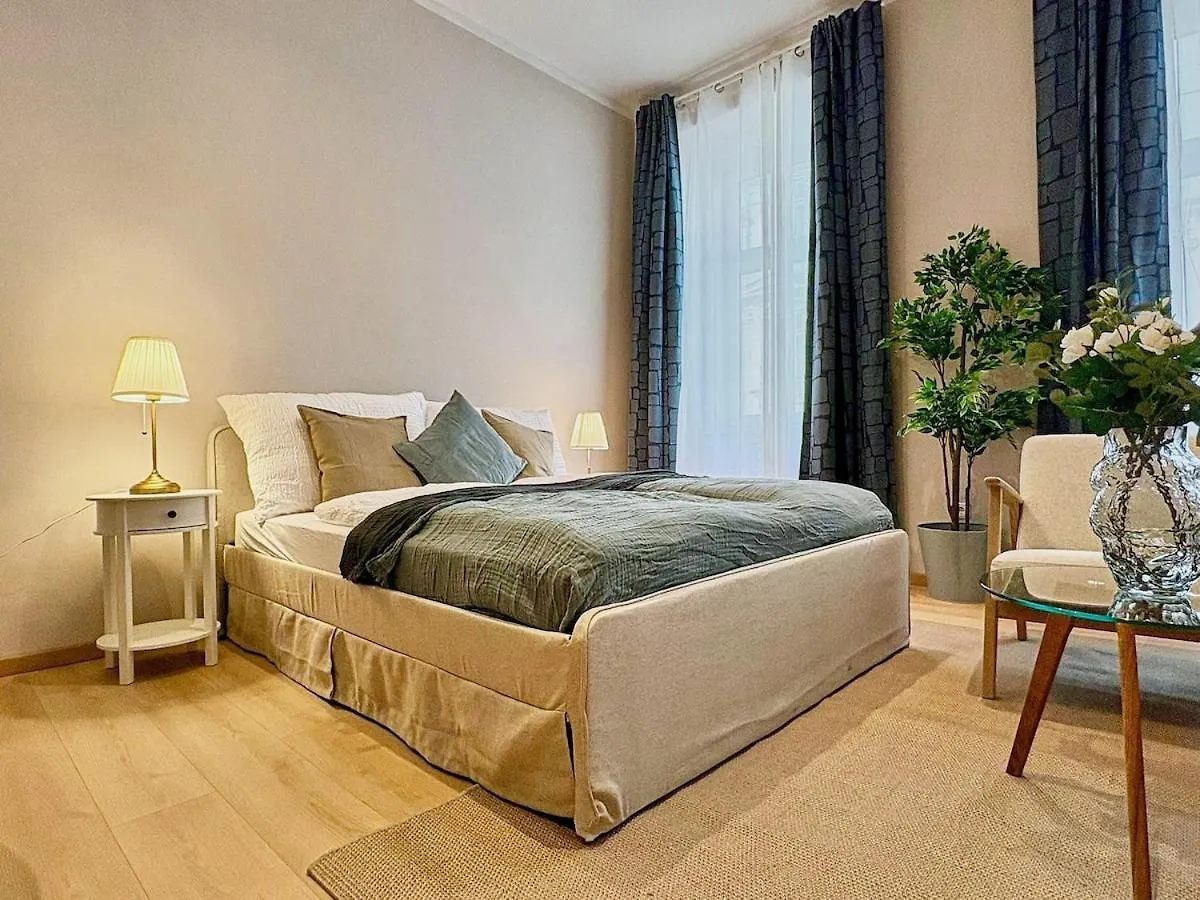 For Big Groups Up To 14 I Close To Akh I Fast Wifi Vienna Apartment